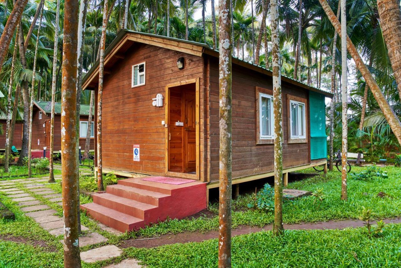 Tranquil Beach Resort Harihareshwar Bagian luar foto