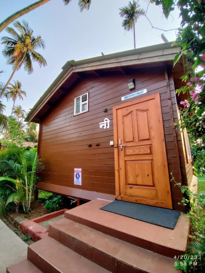 Tranquil Beach Resort Harihareshwar Bagian luar foto