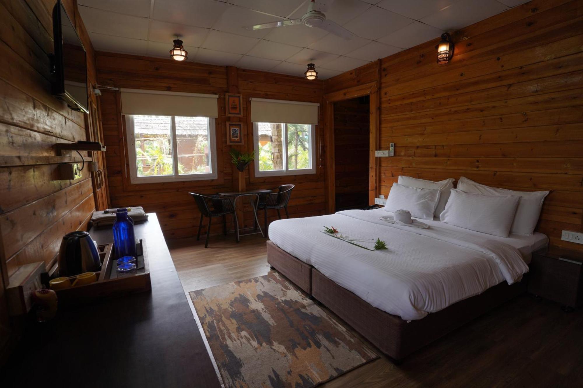 Tranquil Beach Resort Harihareshwar Bagian luar foto
