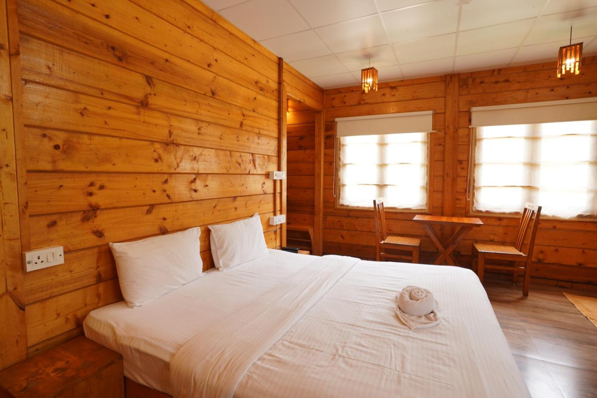 Tranquil Beach Resort Harihareshwar Bagian luar foto