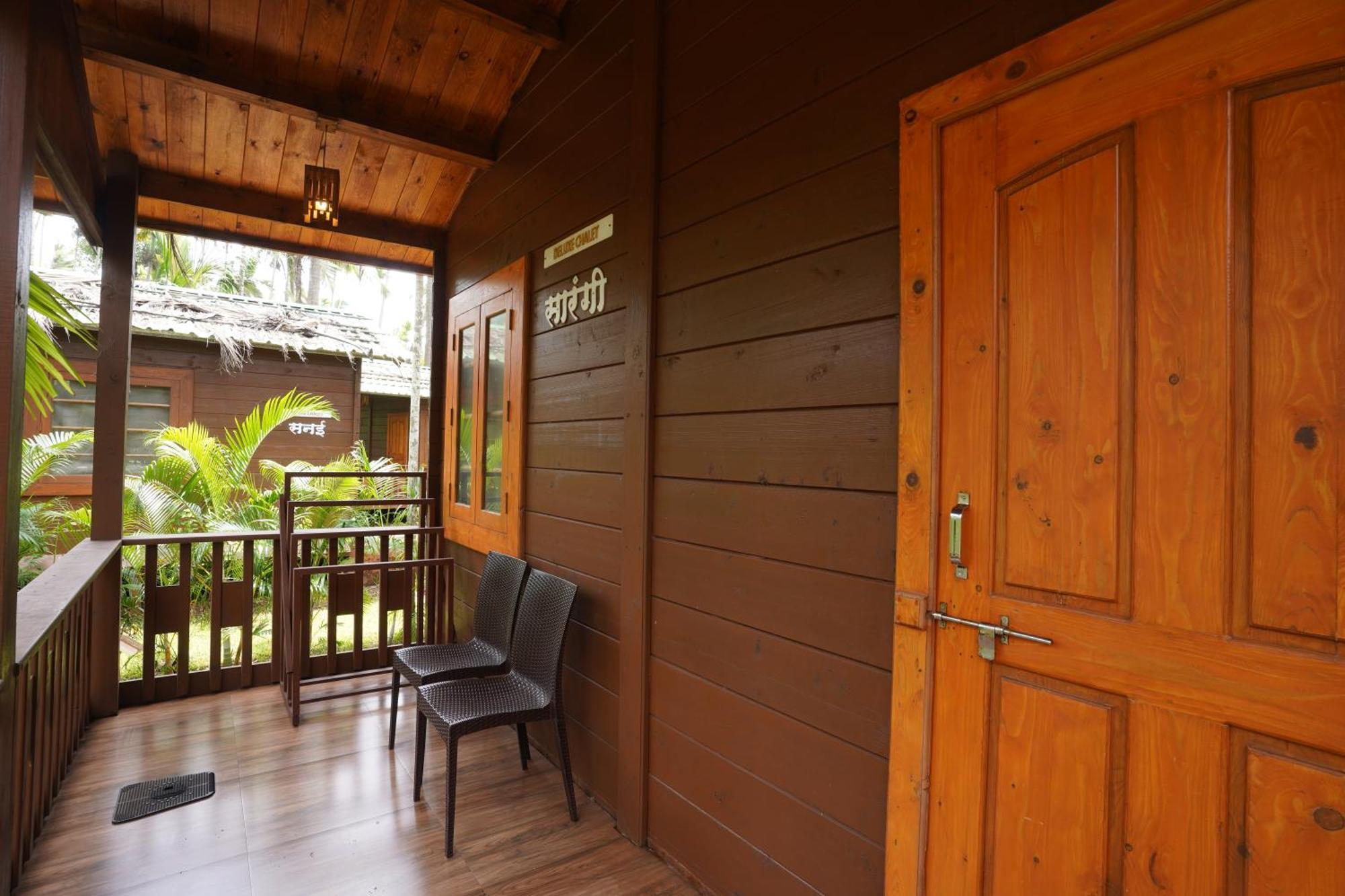 Tranquil Beach Resort Harihareshwar Bagian luar foto
