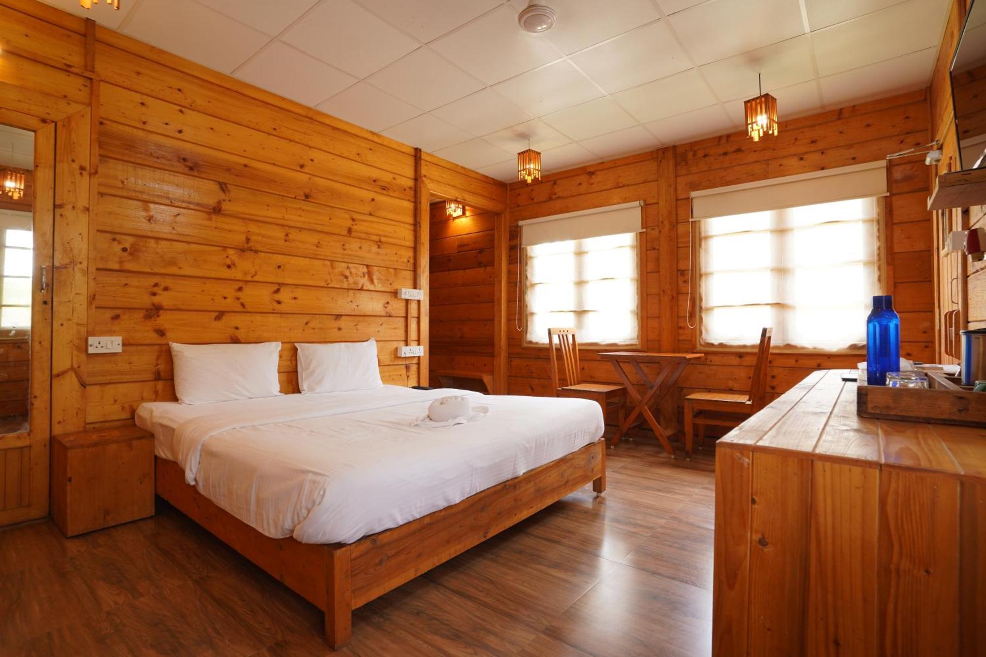 Tranquil Beach Resort Harihareshwar Bagian luar foto